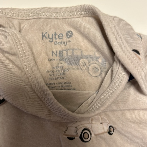 Kyte Baby Long Sleeve bodysuit - Picture 2 of 3